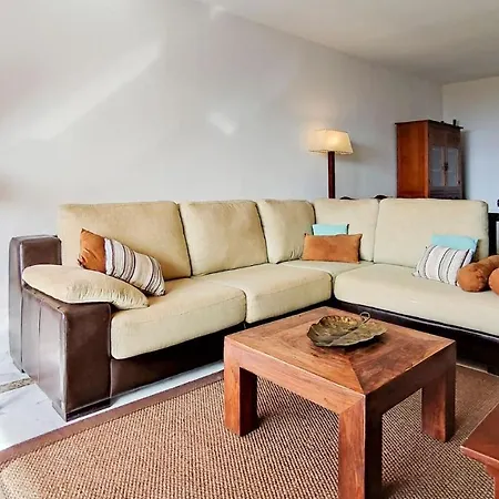 Apartment 3 Bedroom With Beautiful Views In By Sharingco